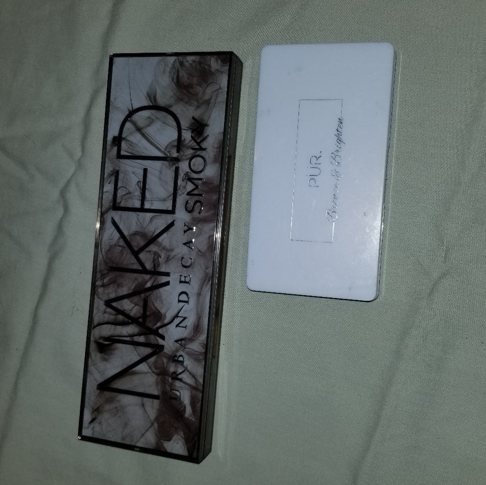 Makeup bundle! Eyeshadow and contour pallete